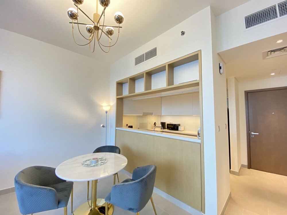Дубай: LuxBnB Creek Rise Tower Harbor Views