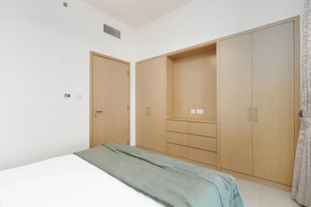 Дубай: LuxBnB Creek Rise Tower Harbor Views