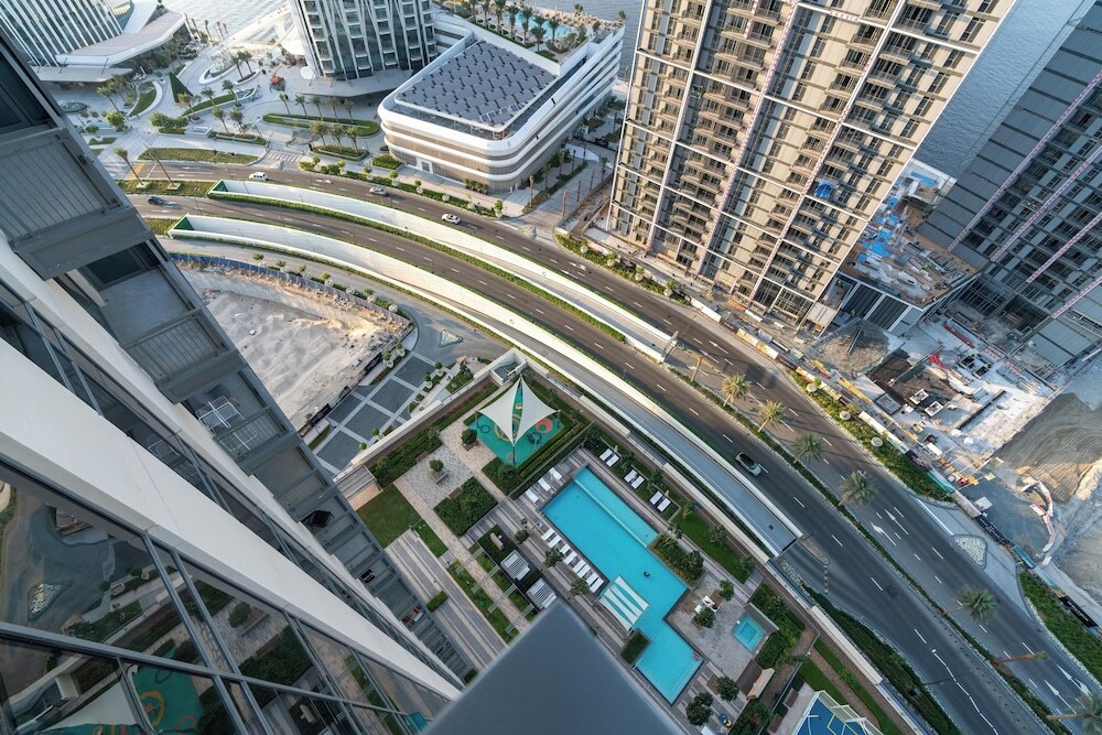 Дубай: LuxBnB Creek Rise Tower Harbor Views