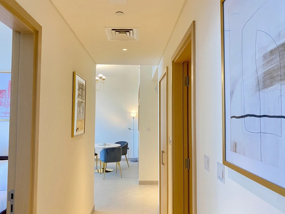 Дубай: LuxBnB Creek Rise Tower Harbor Views