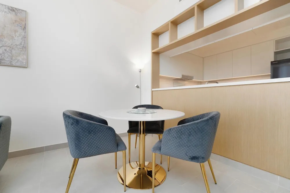 Дубай: LuxBnB Creek Rise Tower Harbor Views