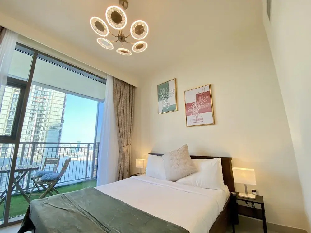 Дубай: LuxBnB Creek Rise Tower Harbor Views