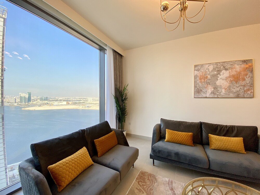 Дубай: LuxBnB Creek Rise Tower Harbor Views