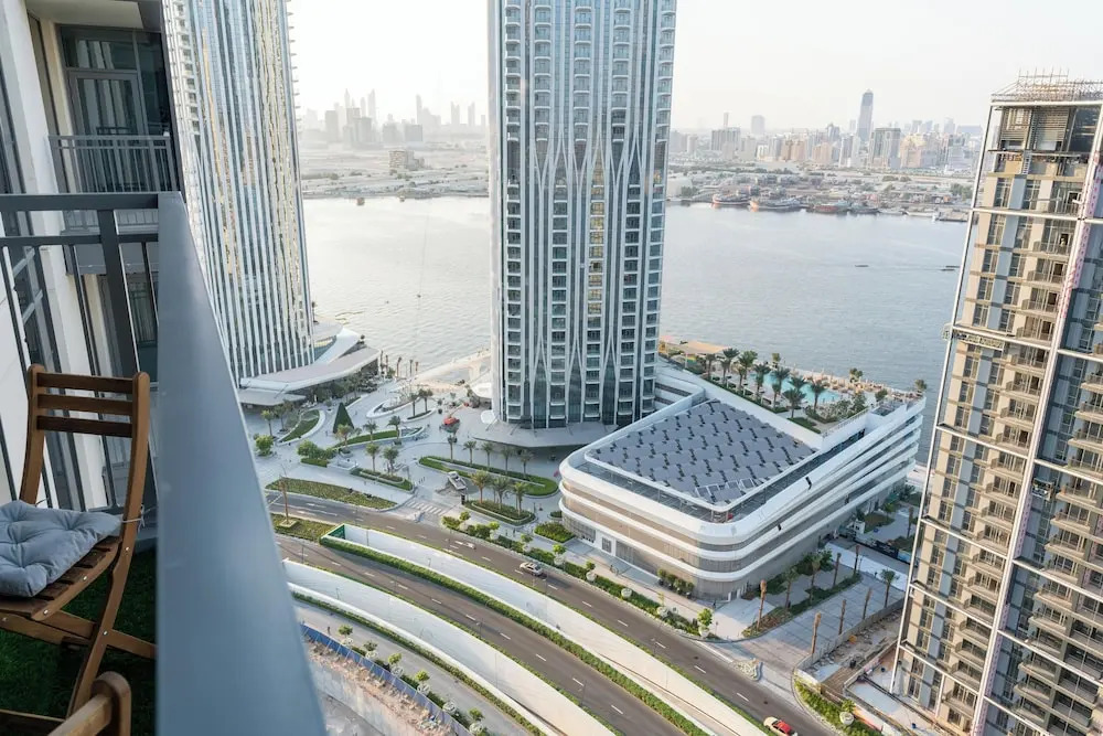 Дубай: LuxBnB Creek Rise Tower Harbor Views