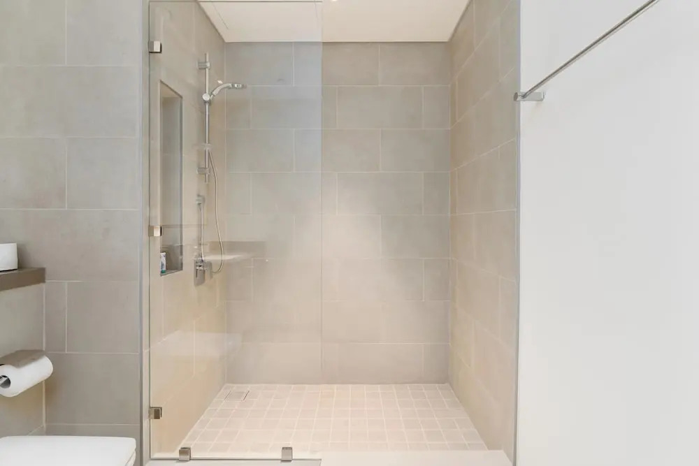 Дубай: LuxBnB Creek Rise Tower Harbor Views