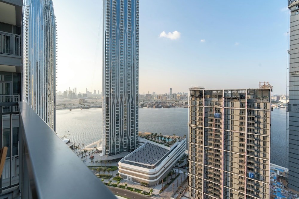 Дубай: LuxBnB Creek Rise Tower Harbor Views