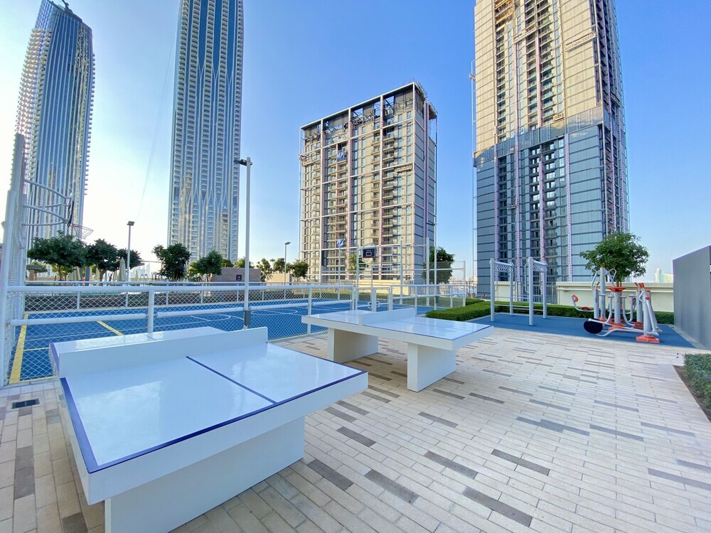 Дубай: LuxBnB Creek Rise Tower Harbor Views