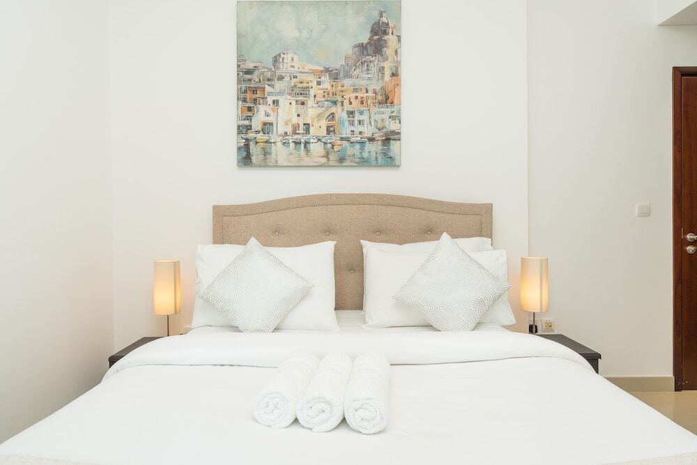 Дубай: Lux BnB I 29 Burj BLVD I Pool Views