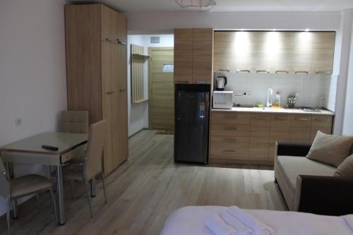 Бакуриани: Bakuriani Samtske-javaxeti,Georgia Didveli .Orbi palasi, 7901 Bakuriani, Gruzija