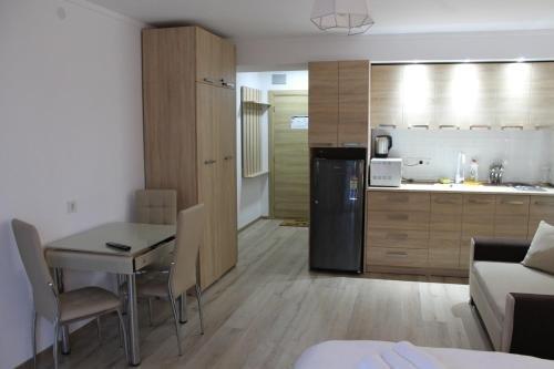 Бакуриани: Bakuriani Samtske-javaxeti,Georgia Didveli .Orbi palasi, 7901 Bakuriani, Gruzija