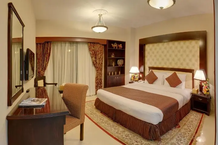 Дубай: Deira Suites Deluxe Hotel Suites