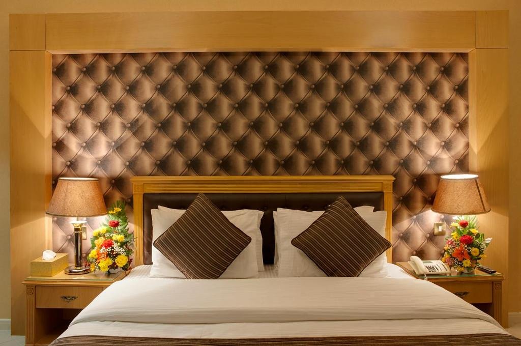 Дубай: Deira Suites Deluxe Hotel Suites