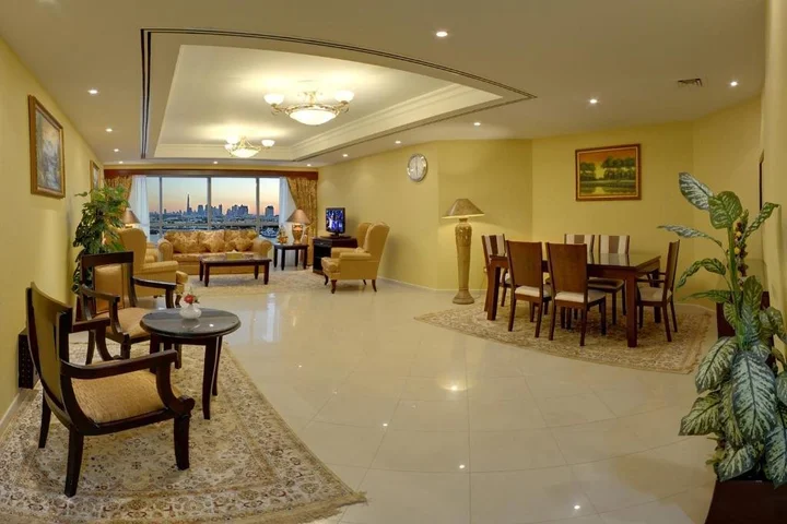 Дубай: Deira Suites Deluxe Hotel Suites