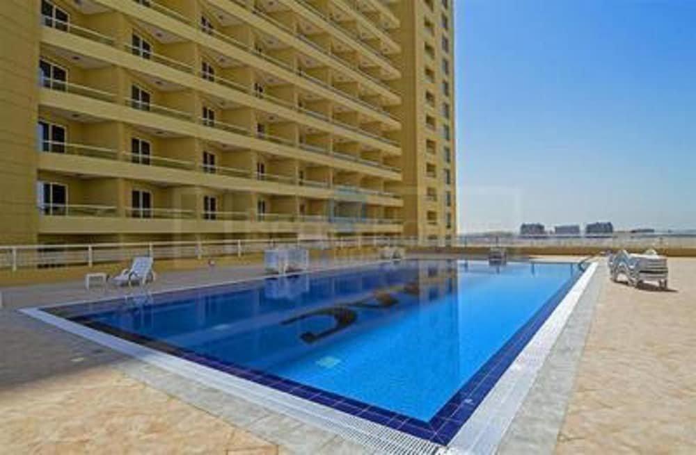 Дубай: Hey Beach Hostel