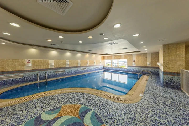 Дубай: Hey Beach Hostel