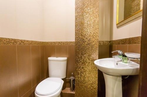 Тбилиси: Luxury Two Bedroom Apartment