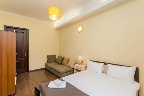 Тбилиси: Luxury Two Bedroom Apartment