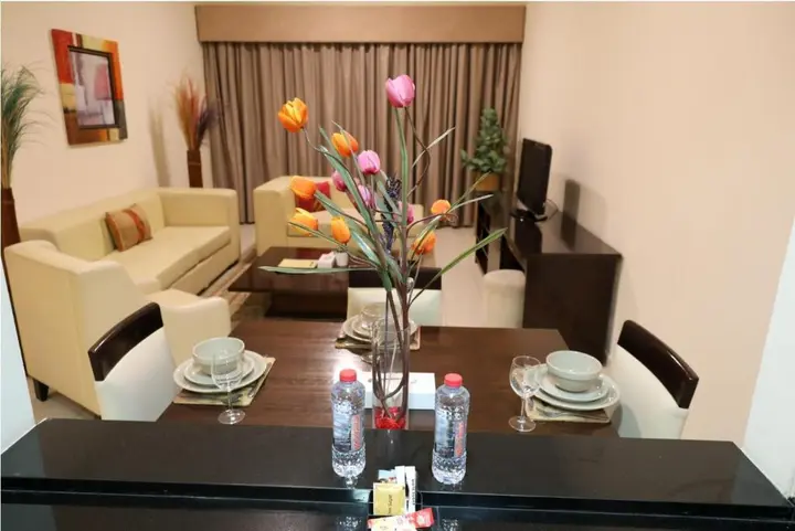 Дубай: Parkside Suites Hotel Apartment