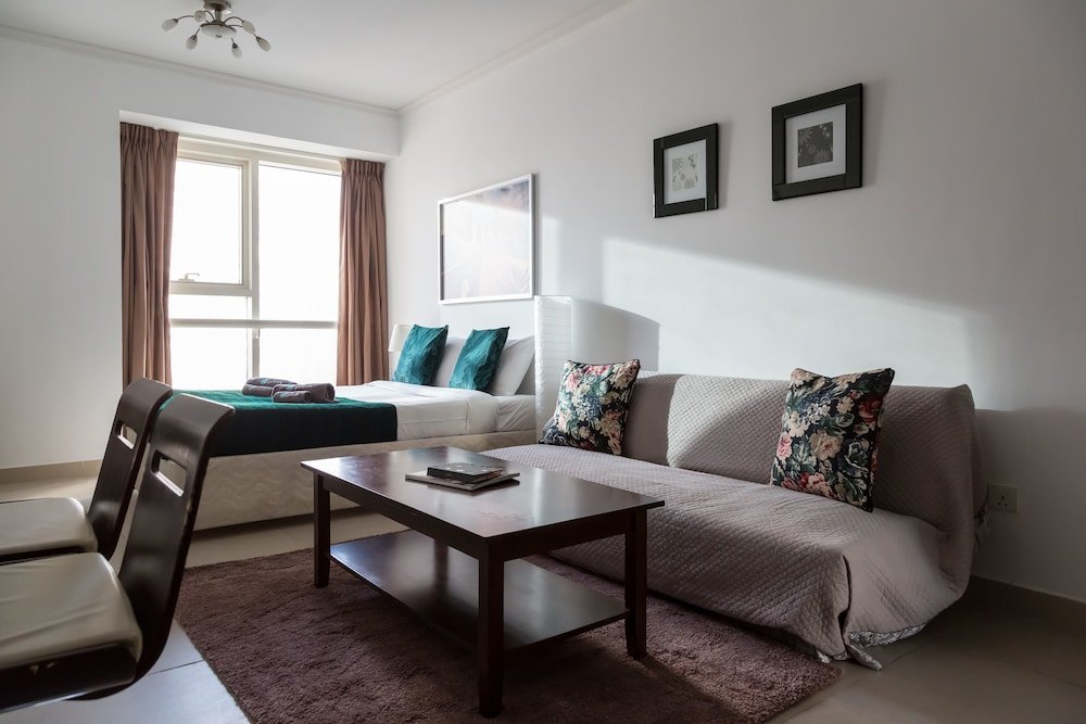 Дубай: HiGuests Vacation Homes-Gold Crest Exec