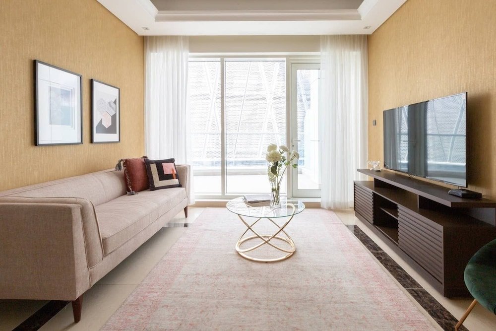 Дубай: Unique Designer-inspired 3BR in Downtown Dubai