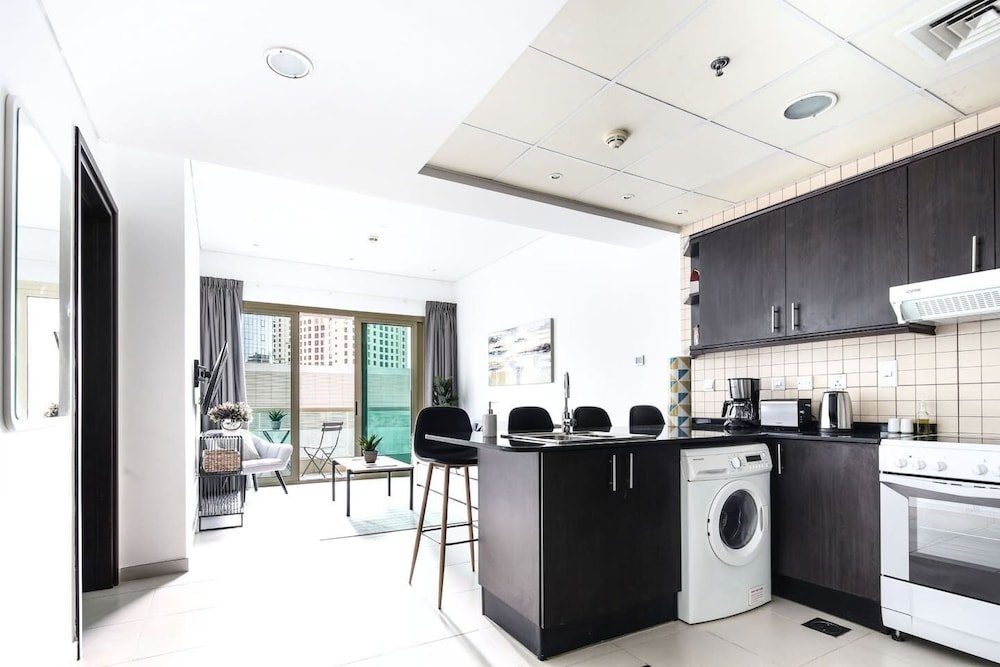 Дубай: Minutes From JBR Beach! Beautiful 1BR in Marina!