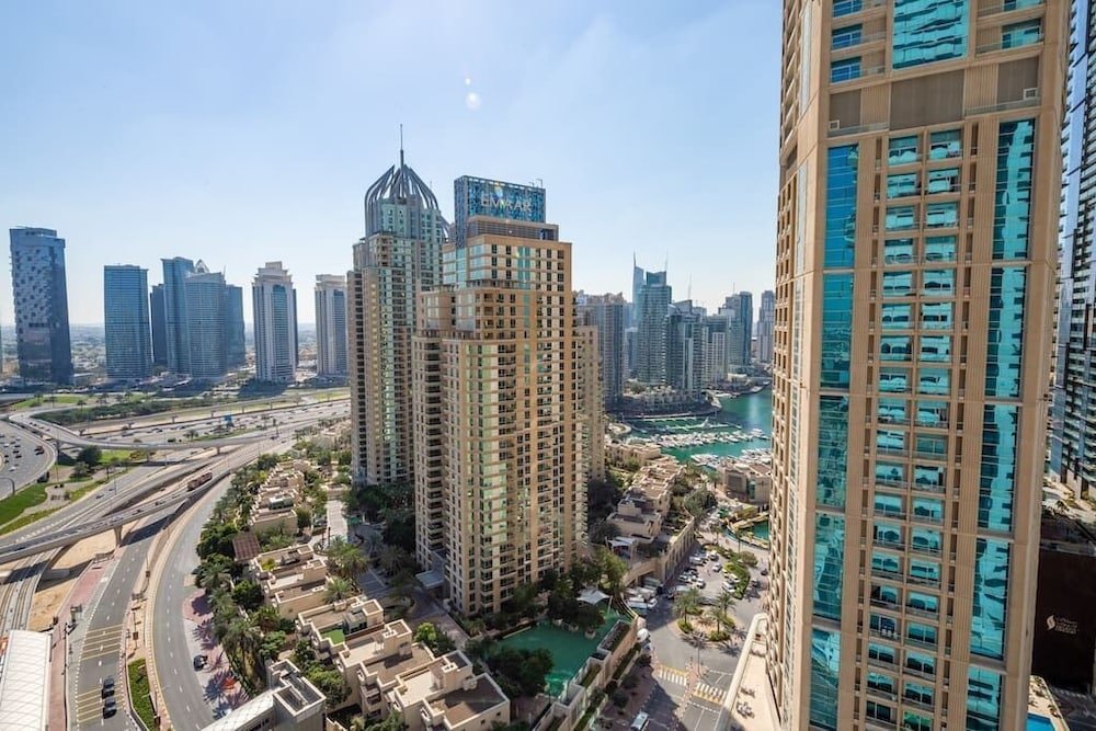 Дубай: Luxury Living in This Stylish 2BR in Dubai Marina