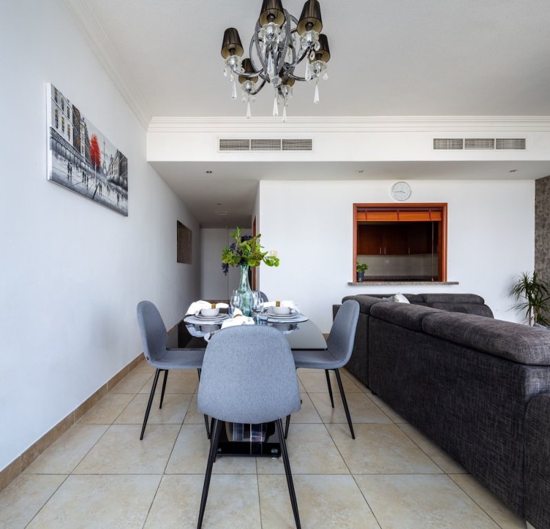 Дубай: Luxury Living in This Stylish 2BR in Dubai Marina
