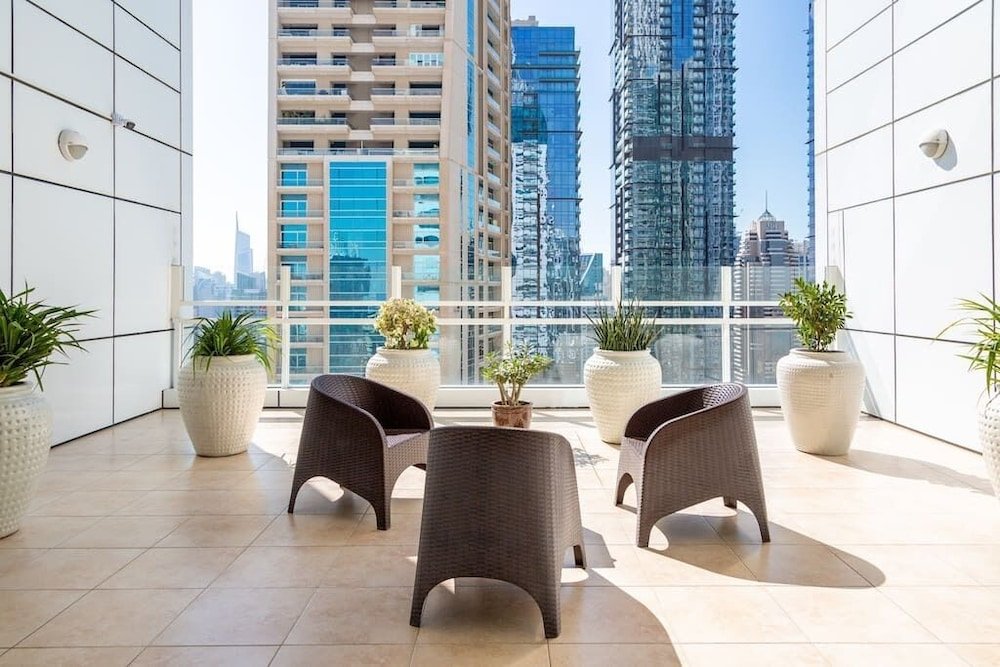 Дубай: Luxury Living in This Stylish 2BR in Dubai Marina