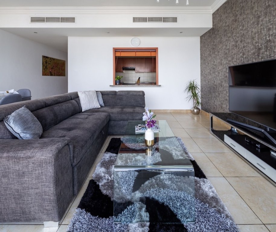 Дубай: Luxury Living in This Stylish 2BR in Dubai Marina