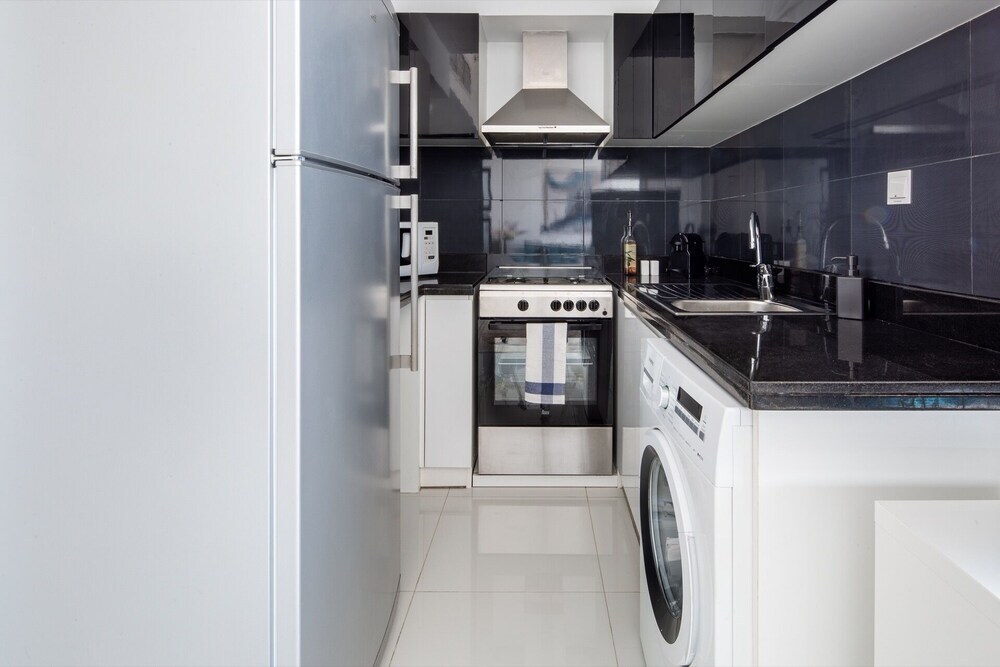 Дубай: Stylish & Space-savvy 1BR Apt in Business Bay
