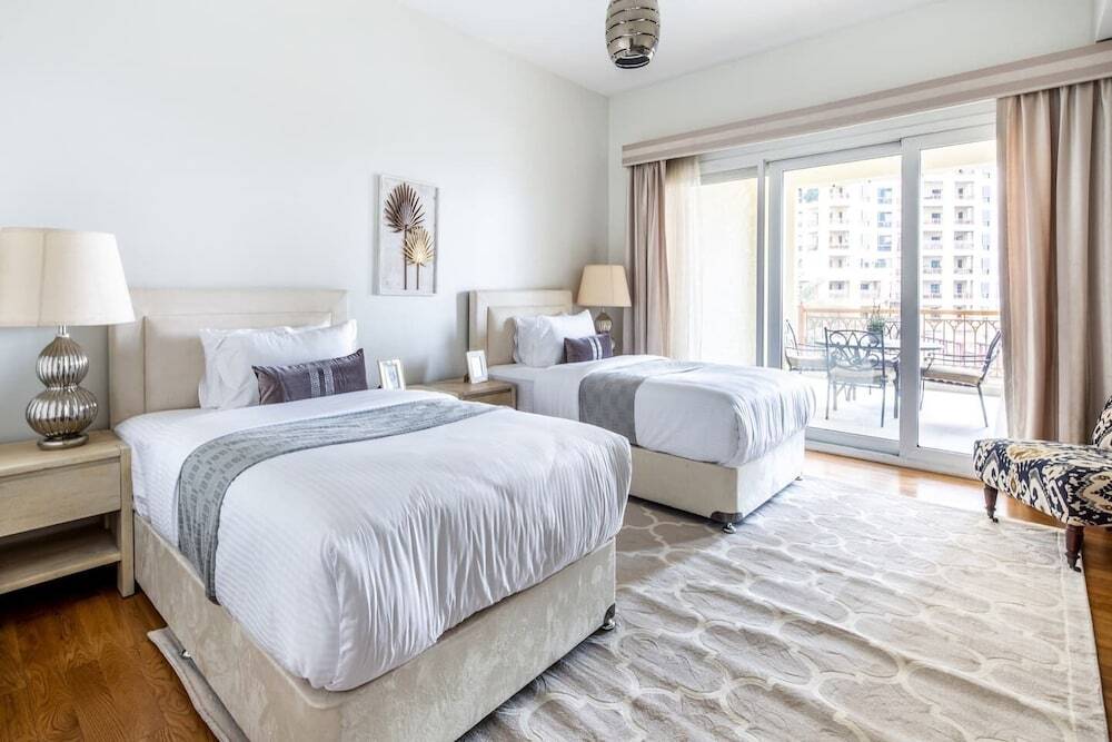 Дубай: Refined 2BR Luxury Apartment at Palm Jumeirah