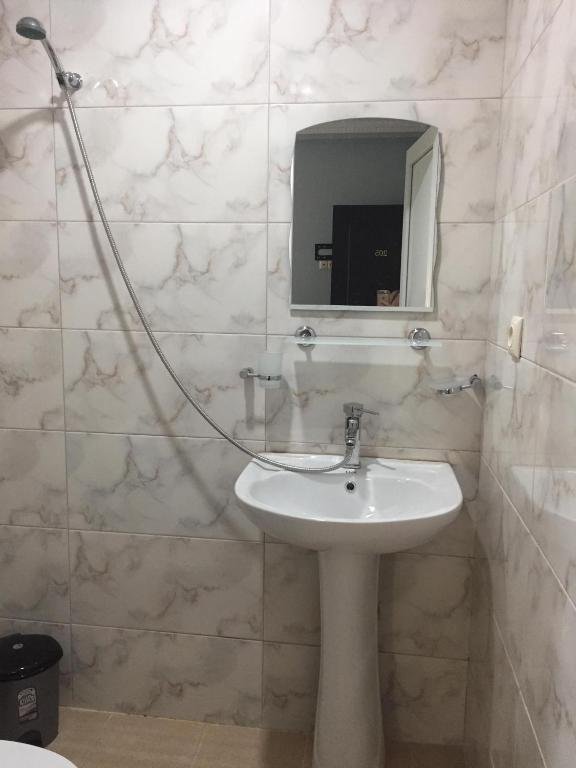Кобулети: Semeinyi Otel V Kobuleti