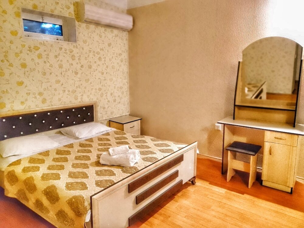 Шеки: Отель F-Garden