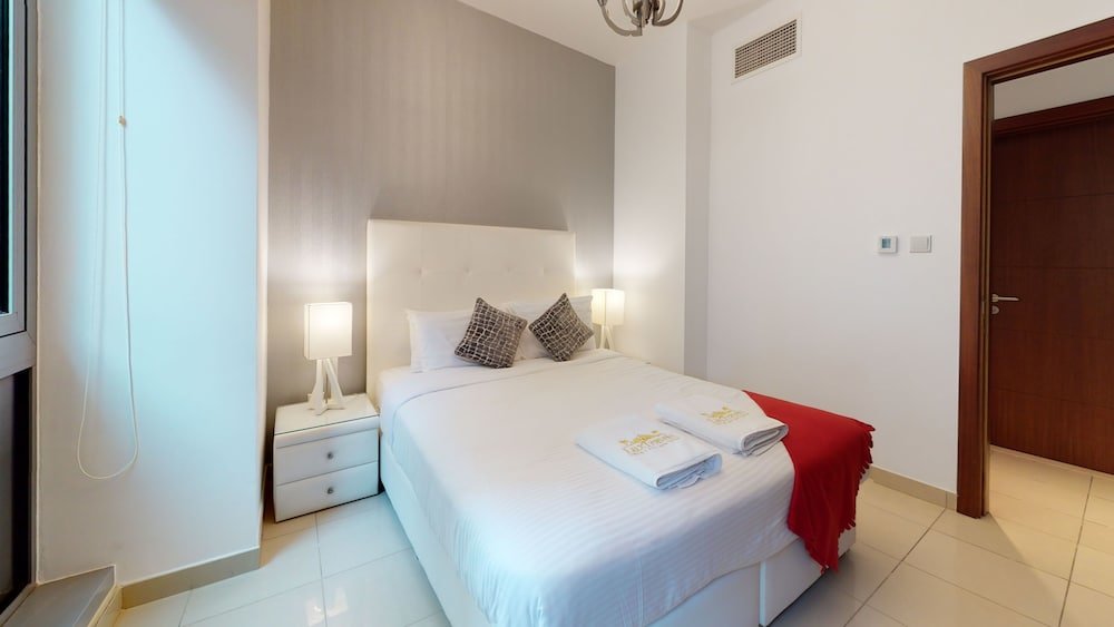 Дубай: Lux BnB 3BDR Burj Khalifa & Pool Views