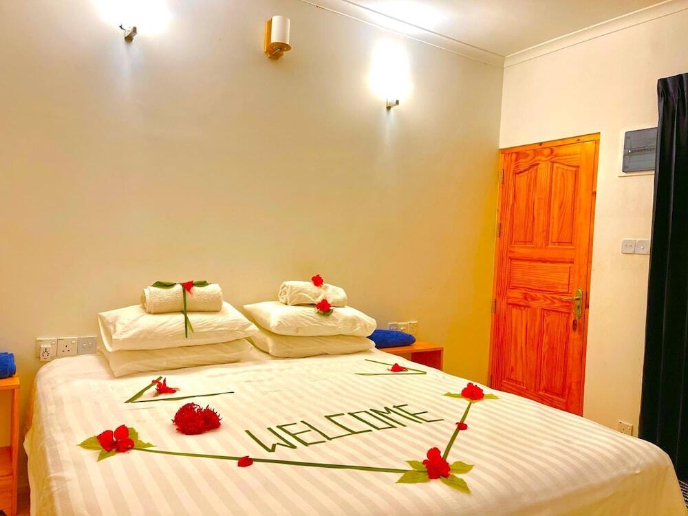 Атолл Алиф-Алиф: Thoddoo Beach Holiday Inn