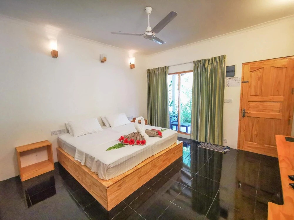 Атолл Алиф-Алиф: Thoddoo Beach Holiday Inn