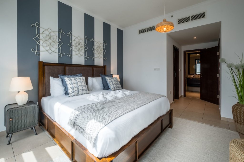Дубай: GuestReady - Burj Residence