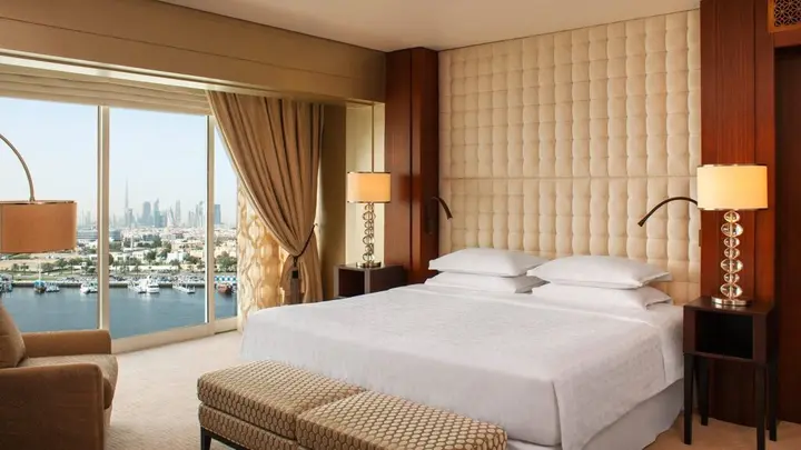 Дубай: Sheraton Dubai Creek Hotel & Towers