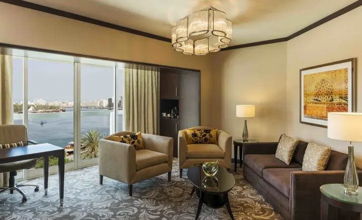 Дубай: Sheraton Dubai Creek Hotel & Towers