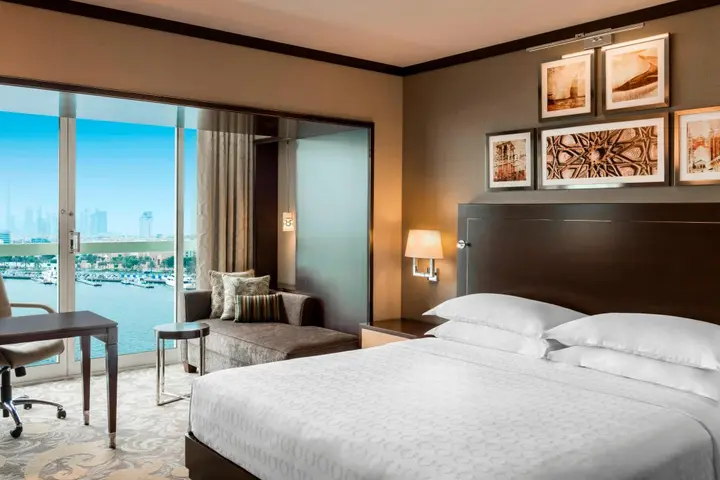 Дубай: Sheraton Dubai Creek Hotel & Towers