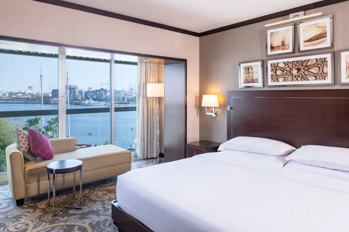 Дубай: Sheraton Dubai Creek Hotel & Towers