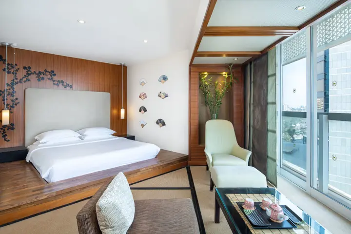 Дубай: Sheraton Dubai Creek Hotel & Towers