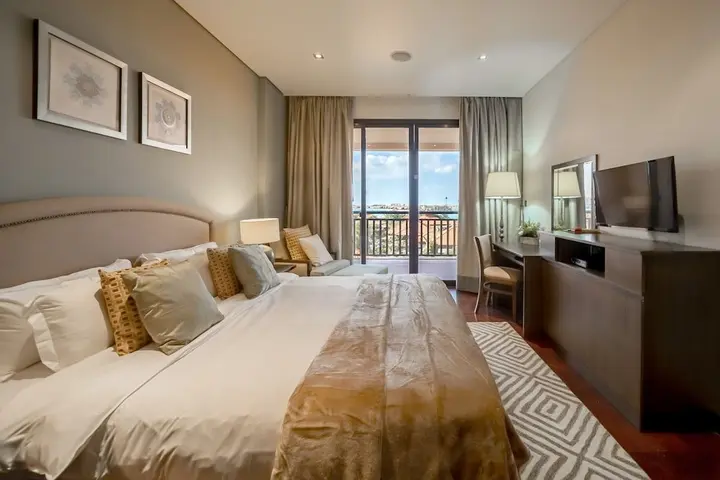 Дубай: Luton Vacation Anantara South Residence