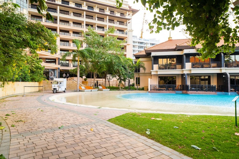 Дубай: Luton Vacation Anantara South Residence