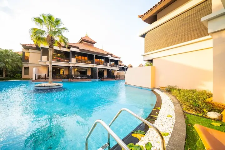 Дубай: Luton Vacation Anantara South Residence