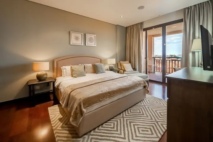 Дубай: Luton Vacation Anantara South Residence
