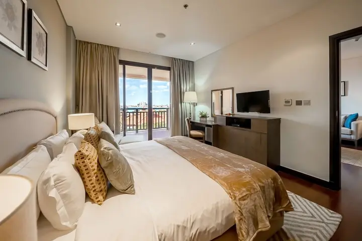 Дубай: Luton Vacation Anantara South Residence