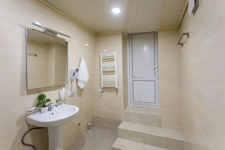 Тбилиси: Falcon Apartments - Saperavi