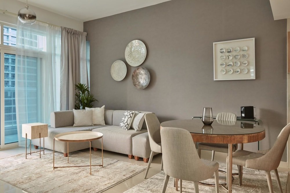 Дубай: Fantastay Continental Towers