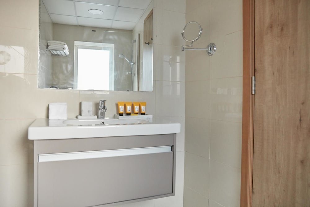 Дубай: Fantastay Continental Towers